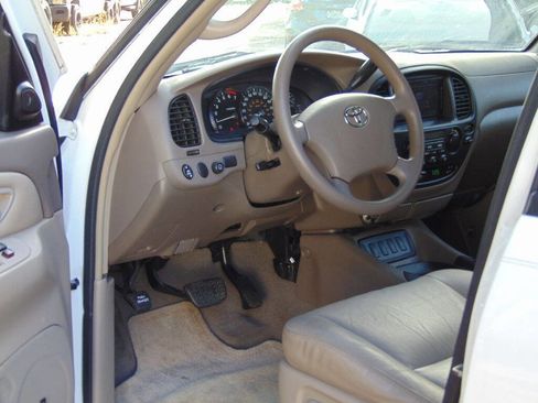 Used 2005 Toyota Sequoia SR5 image 23