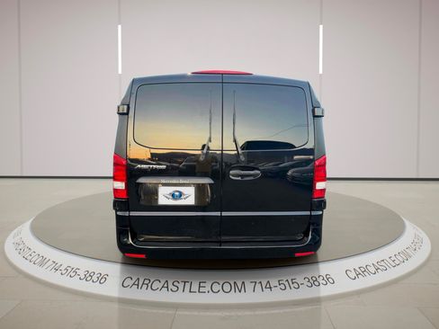 Used 2019 Mercedes-Benz Metris Passenger image 4