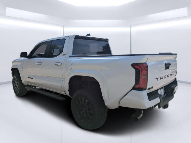 Used 2026 Toyota Tacoma SR5 AWD/4WD image 5