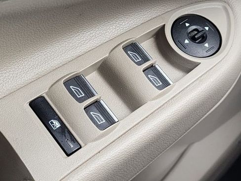 Used 2017 Ford Escape SE w/ SE Leather Comfort Package image 13