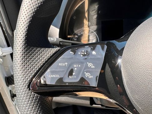 Used 2025 Mercedes-Benz Sprinter 2500 image 12