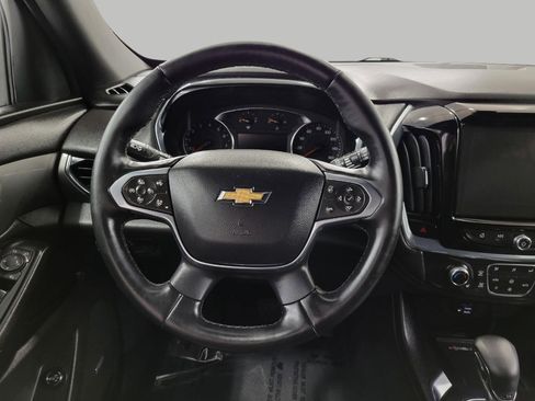 Used 2023 Chevrolet Traverse LT w/ LT Premium Package image 5
