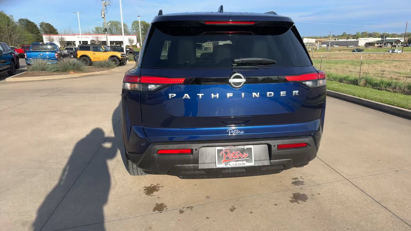 Used 2025 Nissan Pathfinder SV FWD image 6