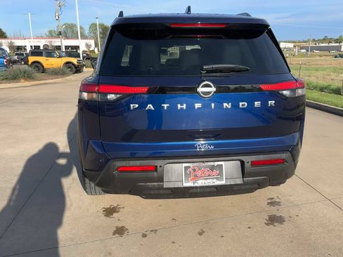 Used 2025 Nissan Pathfinder SV FWD image 6