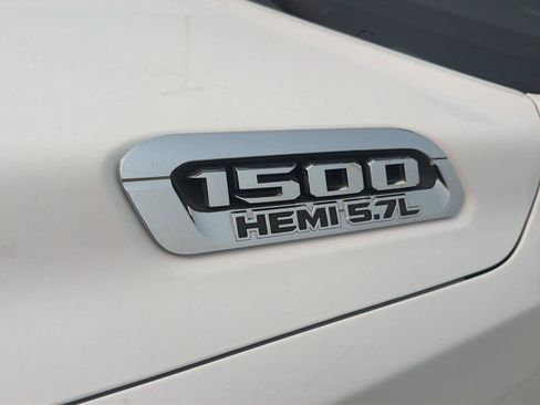 Used 2019 RAM 1500 Big Horn AWD/4WD image 10
