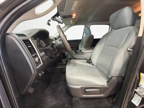 Used 2016 RAM 2500 Tradesman w/ Chrome Appearance Group image 13