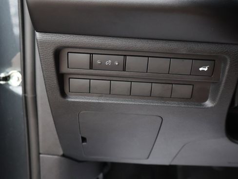 Used 2025 Mitsubishi Outlander SE image 43