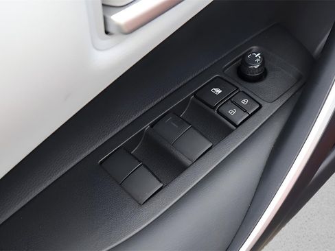 Certified 2023 Toyota Corolla SE image 11