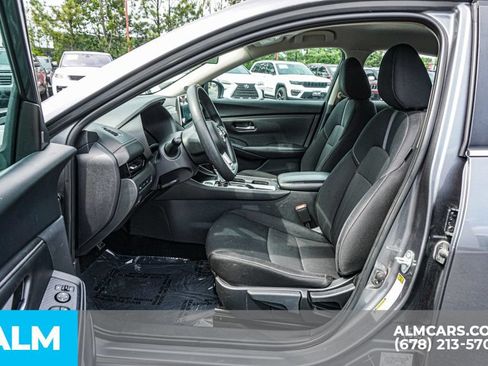 Used 2024 Nissan Sentra SV FWD image 18