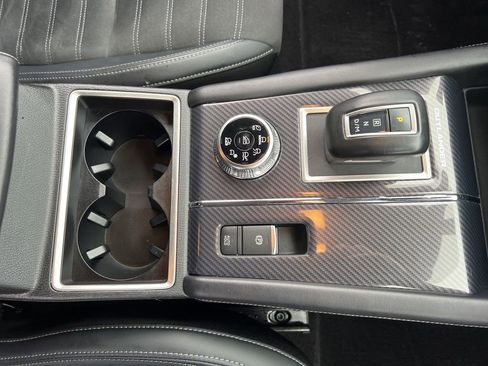 Used 2024 Mitsubishi Outlander SE image 24