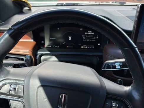 Used 2023 Lincoln Nautilus Reserve w/ Equipment Group 201A image 13