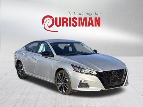 Used 2020 Nissan Altima 2.5 SR w/ Premium Package image 1