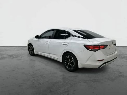 Used 2024 Nissan Sentra SV FWD image 9