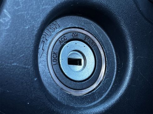 Used 2023 Toyota Camry SE image 19