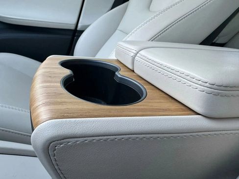 Used 2018 Tesla Model S 75D image 22