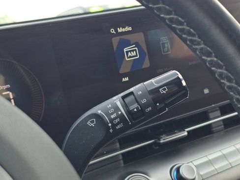 Used 2025 Hyundai Kona SEL FWD image 24