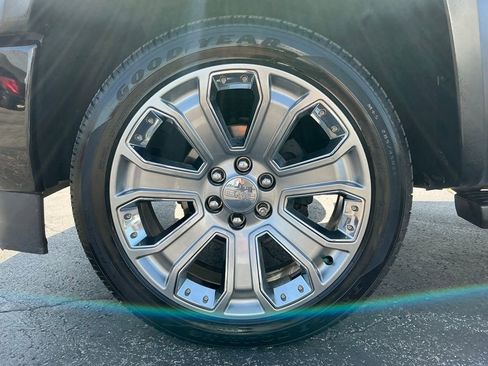 Used 2017 GMC Sierra 1500 Denali w/ Denali Ultimate Package AWD/4WD image 10