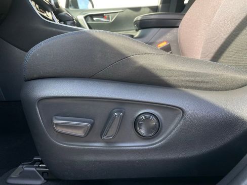 Used 2024 Toyota RAV4 SE image 26