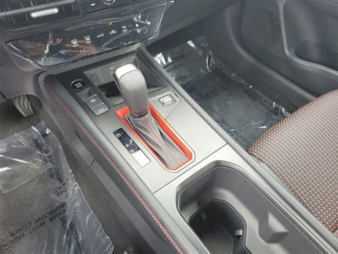 New 2026 Nissan Kicks SR w/ SR Premium Package FWD image 10