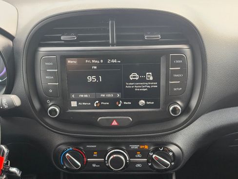 Used 2025 Kia Soul LX w/ LX Technology Package FWD image 18
