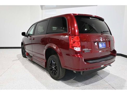 Used 2019 Dodge Grand Caravan SE FWD image 8
