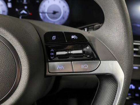 Used 2024 Hyundai Elantra SEL image 29