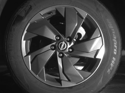 Used 2025 Nissan Rogue SV AWD/4WD image 14