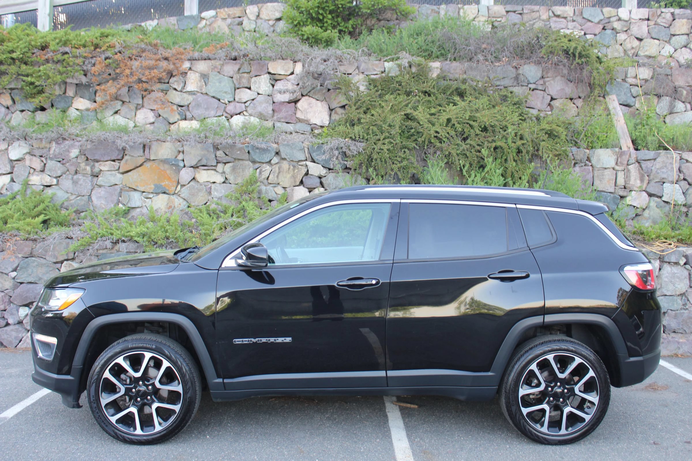 Used 2018 Jeep Compass Limited w/ Navigation Group AWD/4WD image 6