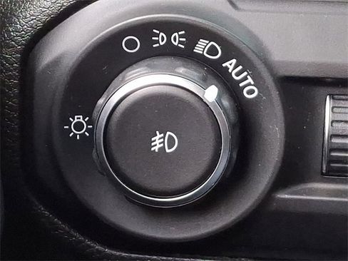 Used 2018 Jeep Wrangler Unlimited Sahara image 23