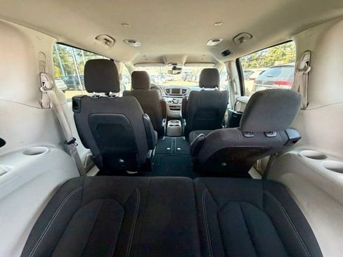 Used 2023 Chrysler Voyager LX FWD image 14
