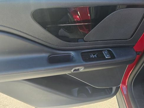 Used 2025 Lincoln Aviator 2WD image 14