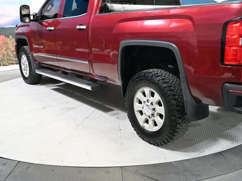 Used 2015 GMC Sierra 2500 Denali w/ Duramax Plus Package AWD/4WD image 7