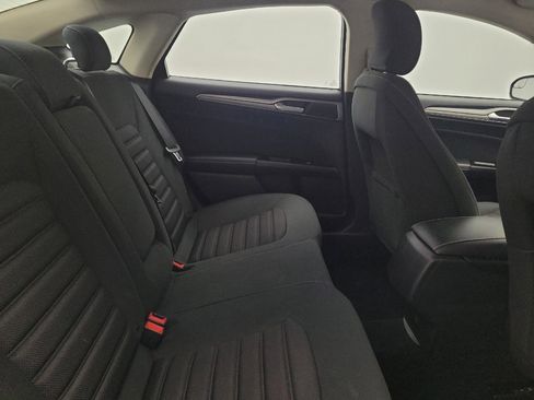 Used 2017 Ford Fusion SE FWD image 19