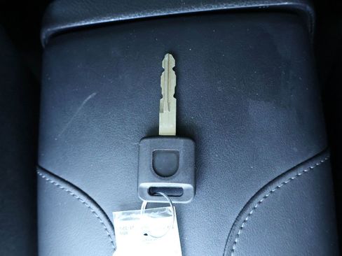 Used 2022 Nissan Rogue Sport S FWD image 20