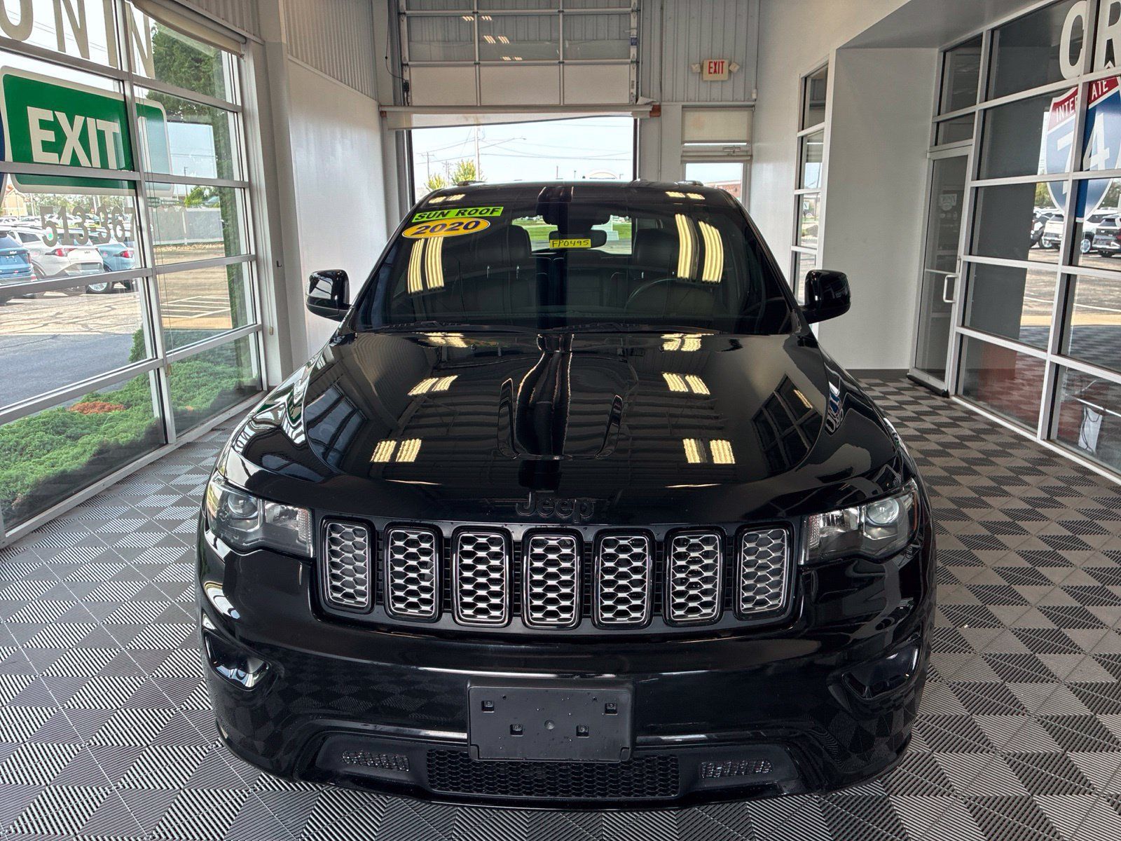 Used 2020 Jeep Grand Cherokee Altitude AWD/4WD image 2