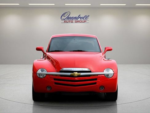 Used 2004 Chevrolet SSR w/ Preferred Equipment Group RWD image 9