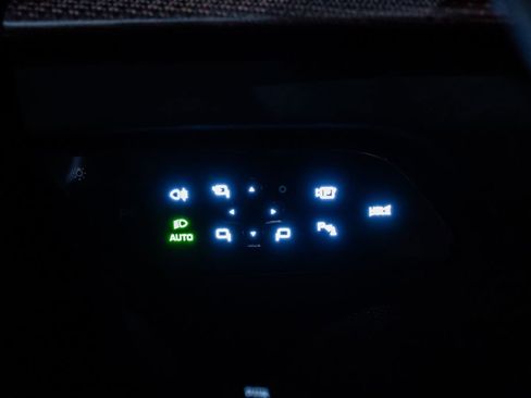 Certified 2025 Ferrari Purosangue AWD/4WD image 38
