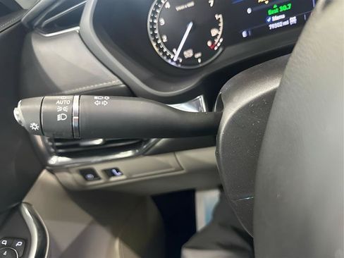 Used 2020 Cadillac XT4 Luxury w/ Cold Weather Package AWD/4WD image 16