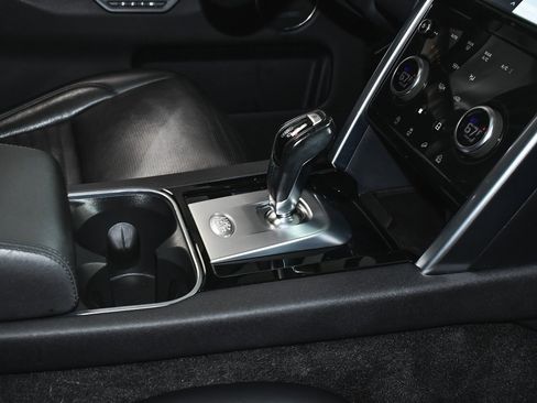 Used 2023 Land Rover Discovery Sport SE image 61