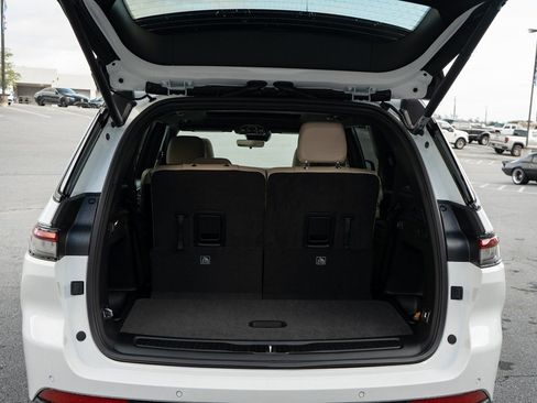 New 2025 Jeep Grand Cherokee L Limited w/ Black Appearance Package image 9