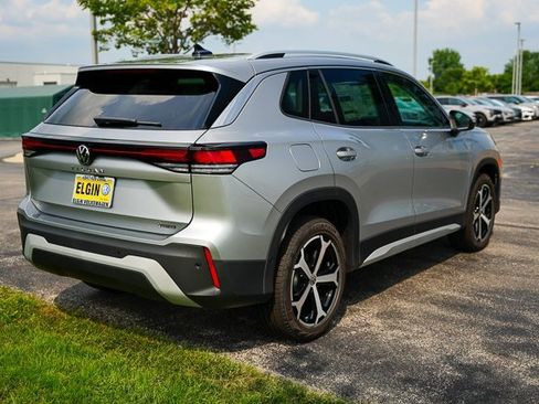 New 2025 Volkswagen Tiguan SE image 29