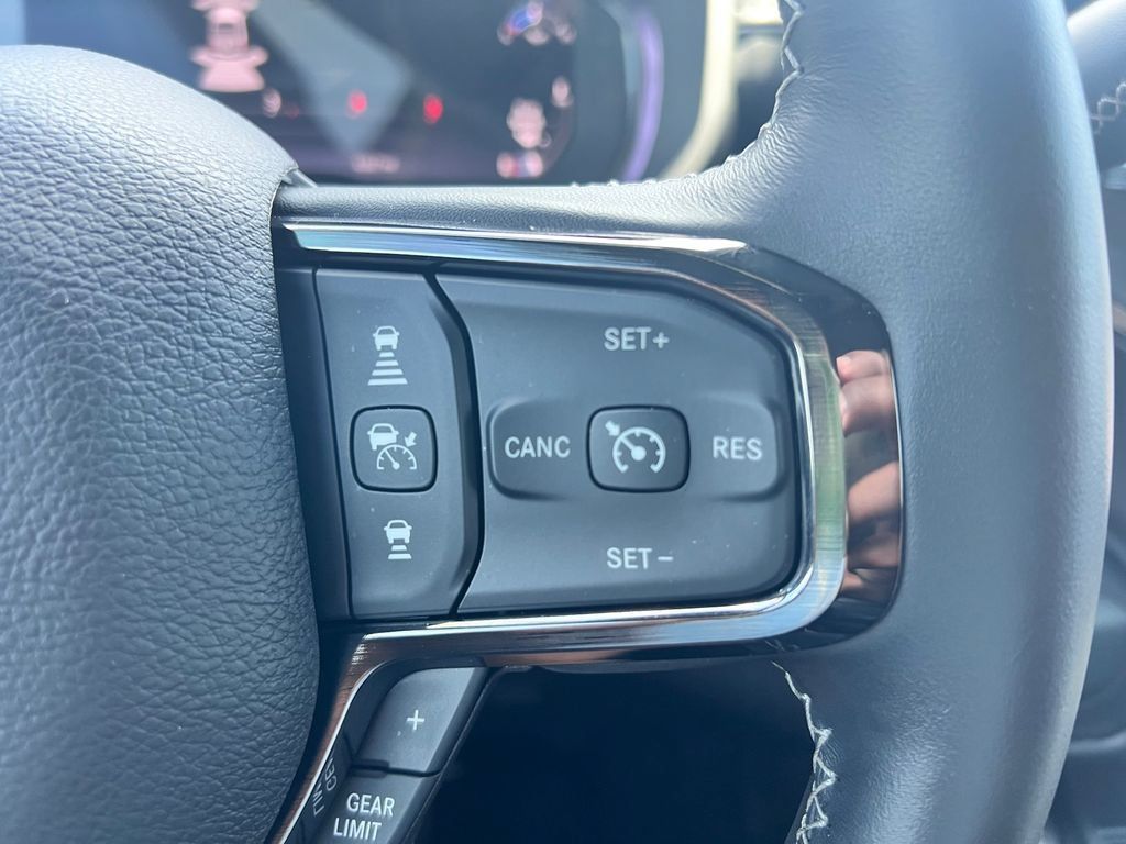 New 2025 RAM 2500 Limited AWD/4WD image 14
