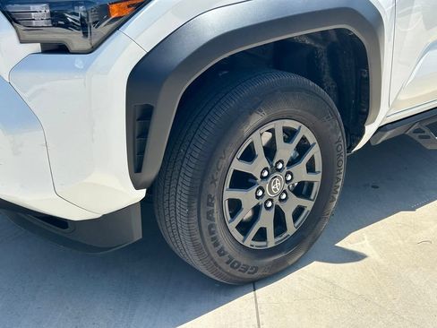 Used 2026 Toyota 4Runner SR5 AWD/4WD image 9