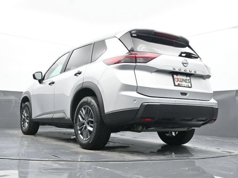 Used 2024 Nissan Rogue S FWD image 40