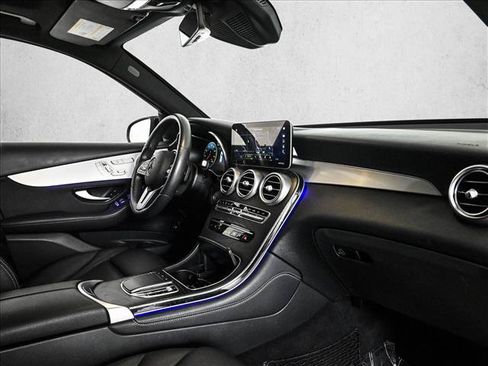 Used 2020 Mercedes-Benz GLC 300 4MATIC image 24