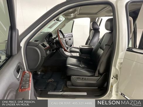 Used 2011 Cadillac Escalade EXT Luxury AWD/4WD image 11