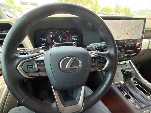 Used 2024 Lexus GX 550 w/ Accessory Package (Z1) AWD/4WD image 12