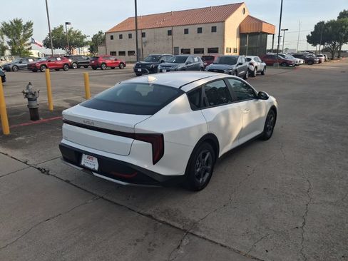 Used 2025 Kia K4 FWD image 7
