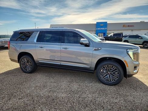 New 2026 GMC Yukon XL Denali w/ Denali Reserve Package image 5