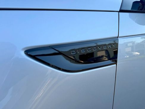 Used 2019 Land Rover Discovery HSE image 21